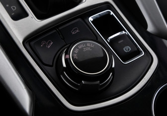 Подержанный автомобиль Mitsubishi Pajero Sport 2018 года (16 фото)