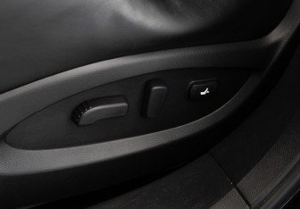 Подержанный автомобиль Infiniti QX70 2014 года (27 фото)