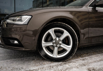 Подержанный автомобиль Audi A4 Sedan 2015 года (3 фото)