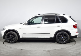 Подержанный автомобиль BMW X5 2012 года (8 фото)