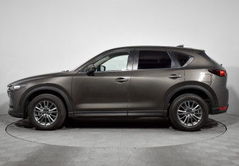 Подержанный автомобиль Mazda CX-5 2018 года (9 фото)