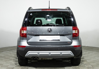 Подержанный автомобиль Skoda Yeti 2015 года (6 фото)