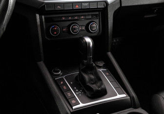 Подержанный автомобиль Volkswagen Amarok 2019 года (16 фото)