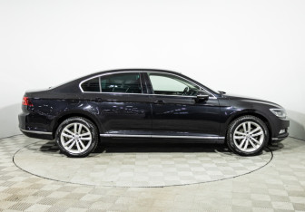 Подержанный автомобиль Volkswagen Passat Sedan 2016 года (4 фото)