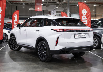 Подержанный автомобиль Exeed RX 2023 года (12 фото)