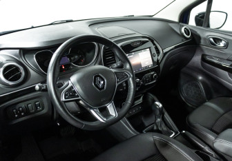 Подержанный автомобиль Renault Kaptur 2021 года (11 фото)