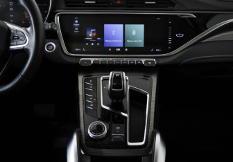 Подержанный автомобиль Geely Atlas Pro 2023 года (15 фото)