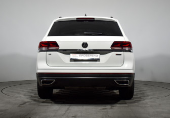 Подержанный автомобиль Volkswagen Atlas 2021 года (6 фото)