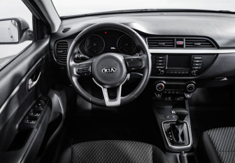 Подержанный автомобиль Kia Rio Sedan 2020 года (10 фото)