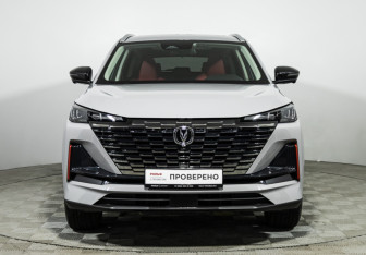 Подержанный автомобиль Changan UNI-S 2024 года (2 фото)