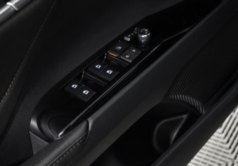 Подержанный автомобиль Toyota Camry Sedan 2020 года (11 фото)