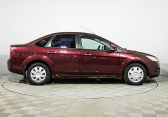 Подержанный автомобиль Ford Focus Sedan 2008 года (4 фото)