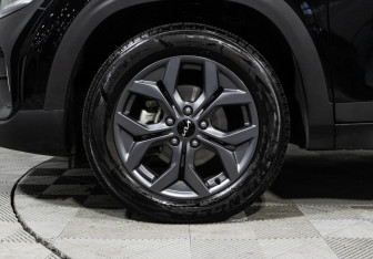 Подержанный автомобиль Kia Seltos 2023 года (9 фото)