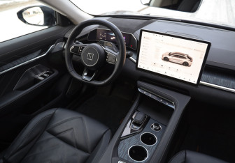 Подержанный автомобиль Zeekr 001 2023 года (10 фото)