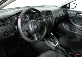 Подержанный автомобиль Volkswagen Jetta Sedan 2014 года (11 фото)