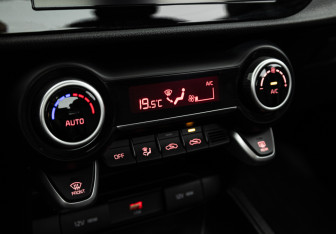 Подержанный автомобиль Kia Rio Sedan 2021 года (16 фото)