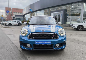Подержанный автомобиль MINI Countryman 2017 года (2 фото)