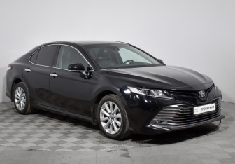 Подержанный автомобиль Toyota Camry Sedan 2019 года (3 фото)
