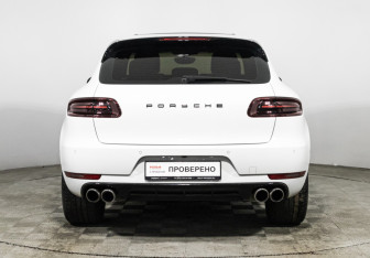 Подержанный автомобиль Porsche Macan 2015 года (6 фото)