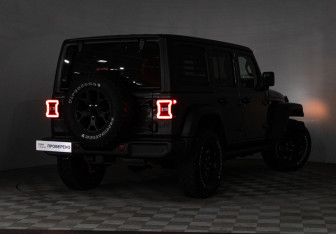Подержанный автомобиль Jeep Wrangler 2020 года (21 фото)