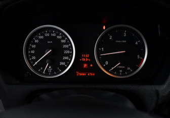 Подержанный автомобиль BMW X6 2013 года (18 фото)