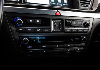 Подержанный автомобиль Hyundai Genesis 2016 года (23 фото)