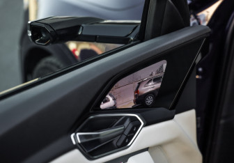 Подержанный автомобиль Audi e-tron 2021 года (11 фото)