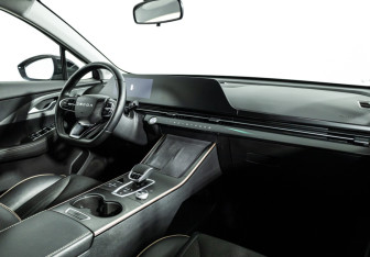 Подержанный автомобиль Omoda C5 2024 года (9 фото)