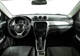 Подержанный автомобиль Suzuki Vitara 2018 года (13 фото)