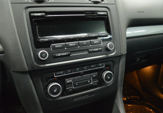 Подержанный автомобиль Volkswagen Golf Hatchback 2012 года (14 фото)