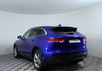 Подержанный автомобиль Jaguar F-Pace 2018 года (8 фото)