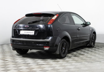 Подержанный автомобиль Ford Focus Hatchback 2007 года (5 фото)