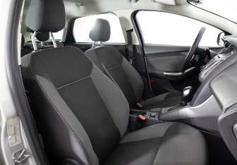 Подержанный автомобиль Ford Focus Wagon 2012 года (16 фото)