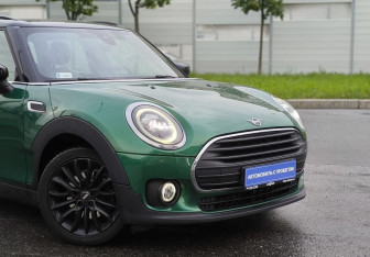 Подержанный автомобиль MINI Clubman Wagon 2019 года (10 фото)
