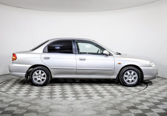 Подержанный автомобиль Kia Spectra Sedan 2009 года (4 фото)