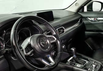 Подержанный автомобиль Mazda CX-5 2018 года (9 фото)
