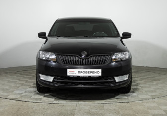 Подержанный автомобиль Skoda Rapid Liftback 2015 года (2 фото)