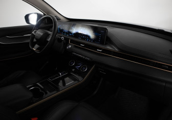 Подержанный автомобиль Exeed LX 2023 года (18 фото)