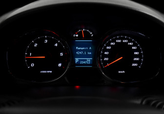 Подержанный автомобиль Chevrolet Captiva 2013 года (20 фото)