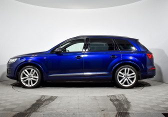 Подержанный автомобиль Audi Q7 2019 года (8 фото)