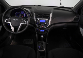 Подержанный автомобиль Hyundai Solaris Hatchback 2013 года (9 фото)