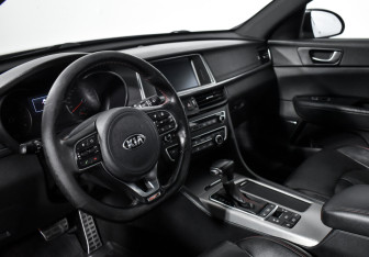 Подержанный автомобиль Kia Optima Sedan 2016 года (9 фото)