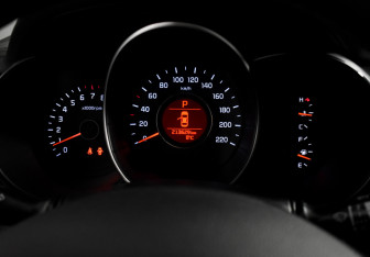 Подержанный автомобиль Kia Rio Hatchback 2016 года (19 фото)