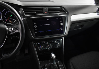 Подержанный автомобиль Volkswagen Tiguan 2017 года (15 фото)