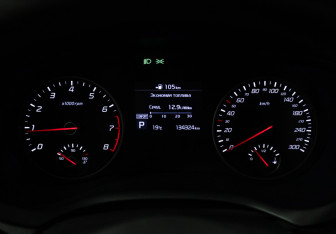 Подержанный автомобиль Kia Stinger 2018 года (12 фото)