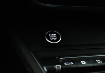 Подержанный автомобиль Audi Q3 2021 года (20 фото)