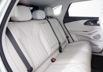Подержанный автомобиль Exeed RX 2023 года (12 фото)