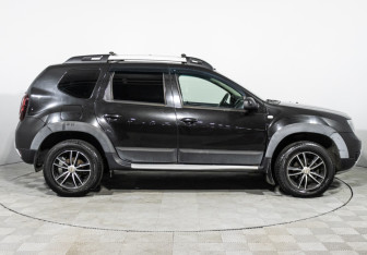 Подержанный автомобиль Renault Duster 2017 года (4 фото)
