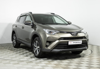 Подержанный автомобиль Toyota RAV4 2018 года (3 фото)