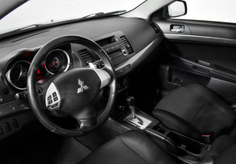 Подержанный автомобиль Mitsubishi Lancer Sedan 2008 года (9 фото)
